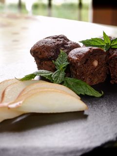 Foto di Muffin al cioccolato e pere aromatizzati alla menta