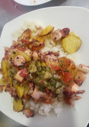 Una foto de Papas al horno con pulpo