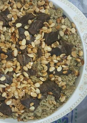 صورة لوصفة فريك باللحم و المكسرات