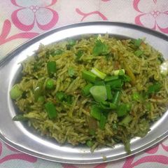 Palak fried rice A picture of Palak fried rice.
