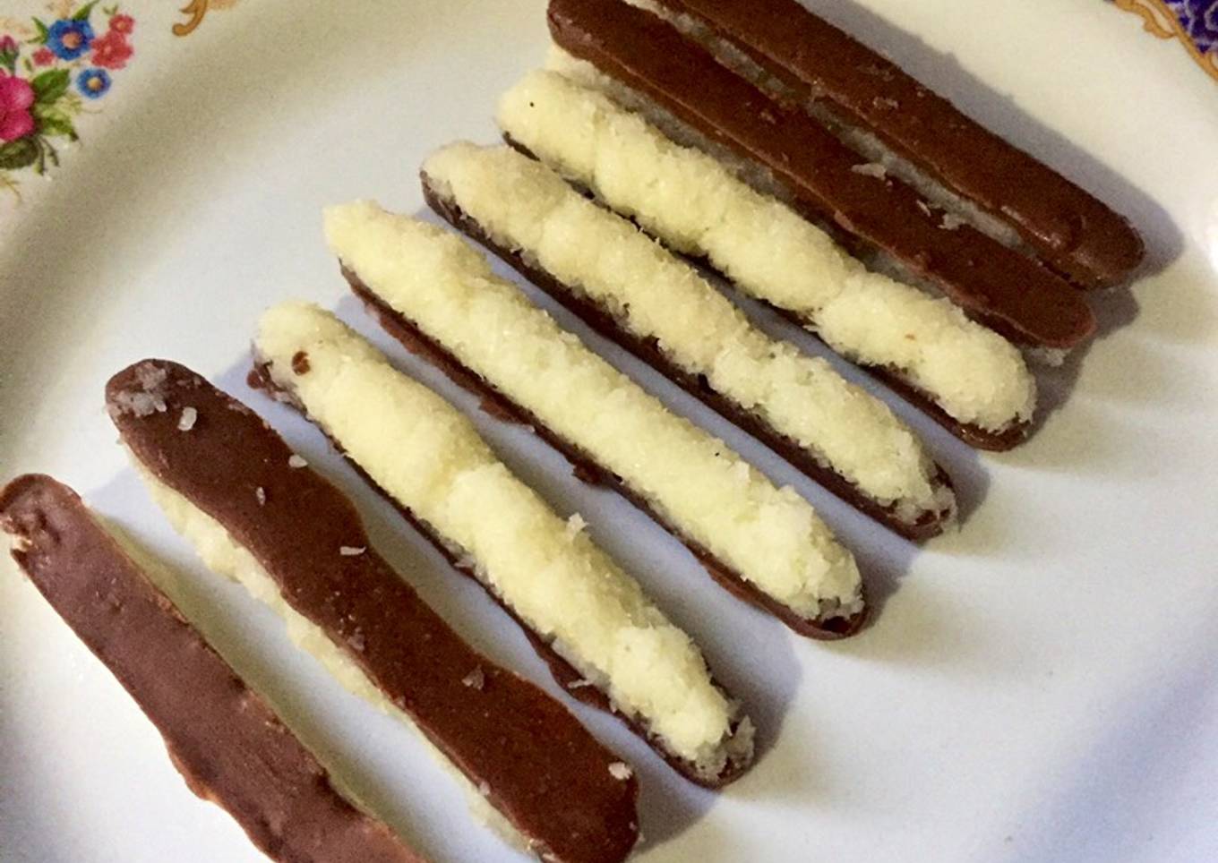 Coconut chocolate sticks