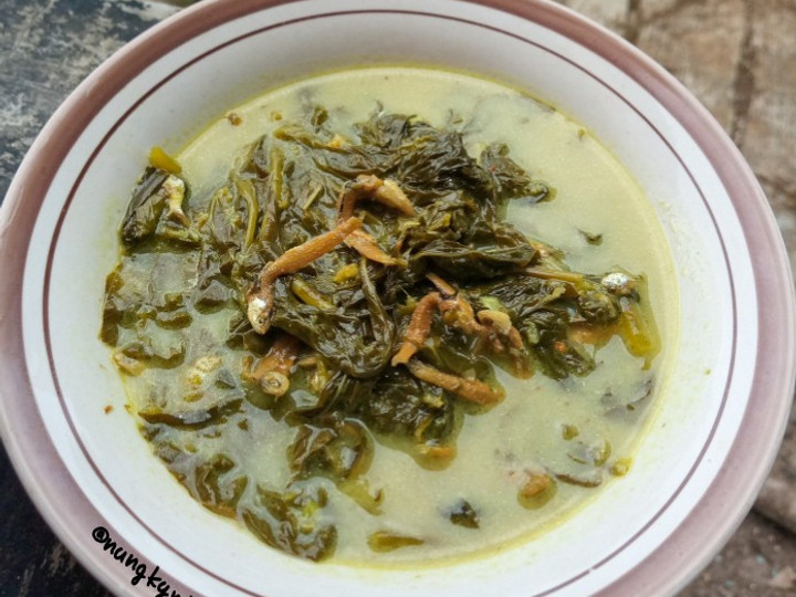 Langkah Mudah untuk Membuat Gulai daun singkong ikan teri, Bisa Manjain Lidah