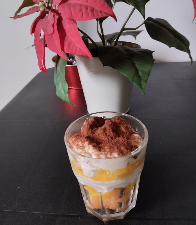 Une photo de ❤️ Verrines ananas 🍍 mascarpone et noix de coco 🥥🧁