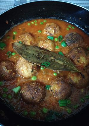 A picture of Gobhi kofta curry.