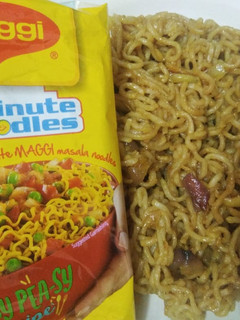 சைனீஸ் மேகி நூடுல்ஸ் (Chinese maggi Noodles Recipe in Tamil) செய்முறை முக்கிய புகைப்படம்