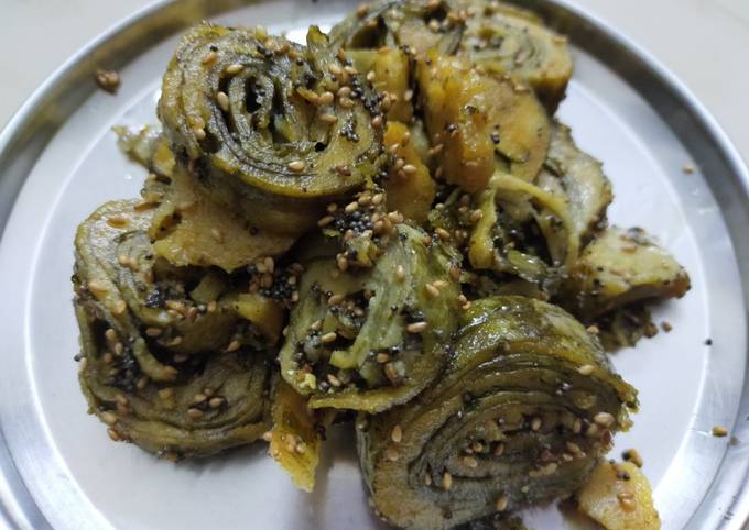 Recipe of Thomas Keller Shallow fried Arbi Patra