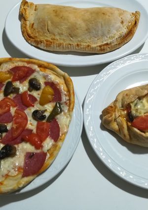 Φωτογραφία της συνταγής Πίτσα, πεϊνιρλί και σκεπαστή. 🍕