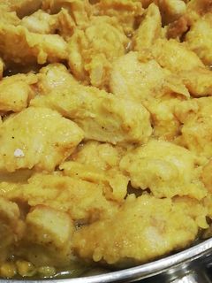 Una foto de Pollo al curry y piña🍍