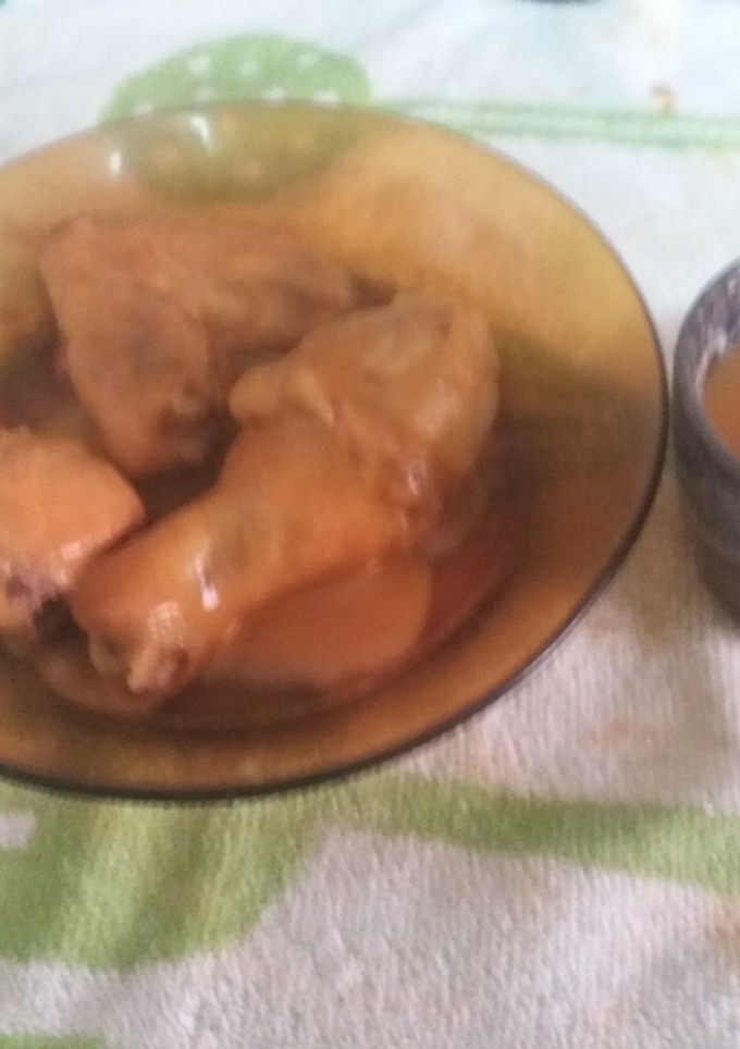 Una foto de Pollo guisado con reducción de salsa