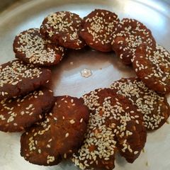 A picture of Sesame seeds sweet / Appalu.