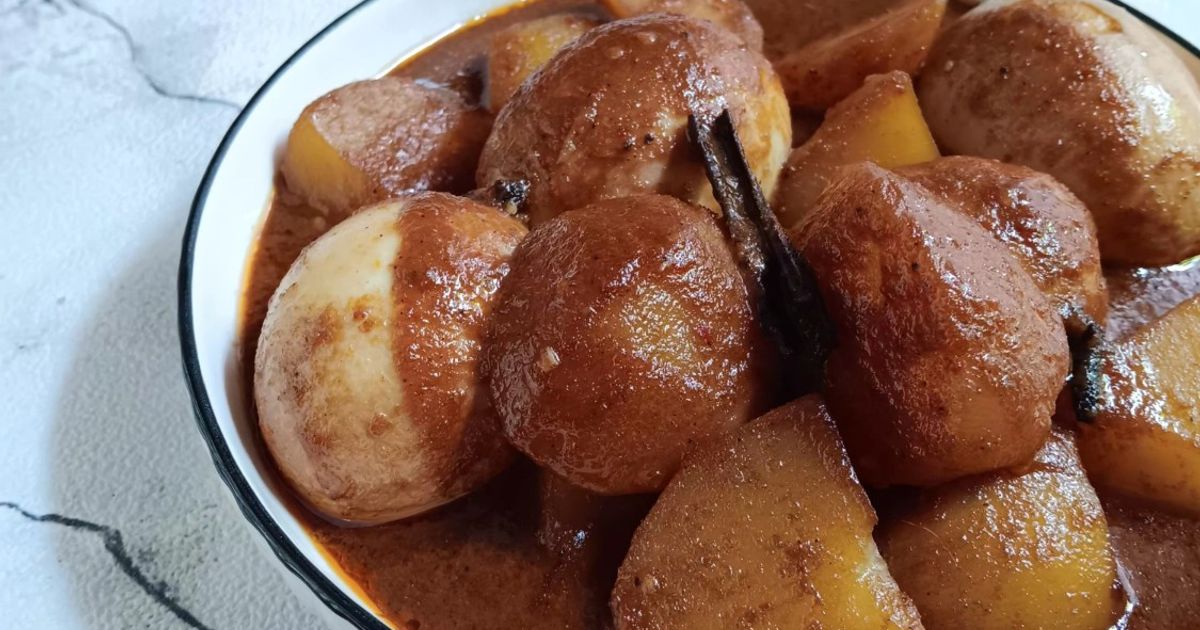 Semur kentang telur