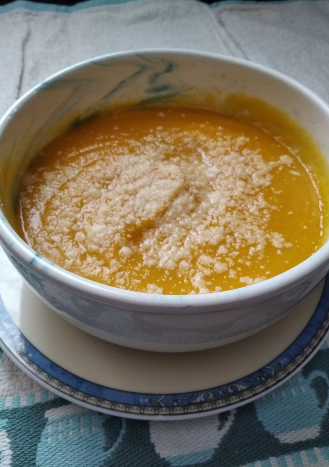 Una foto de Crema de calabaza y zanahoria