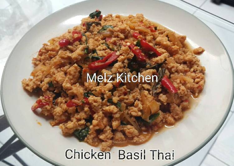 Cara Gampang Membuat Chicken Basil Thai yang Lezat Sekali