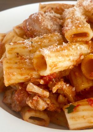 Una foto de Pasta con Pollo