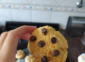 Una foto de Galletas / cookies de mantequilla de maní y chips