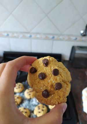 Una foto de Galletas / cookies de mantequilla de maní y chips