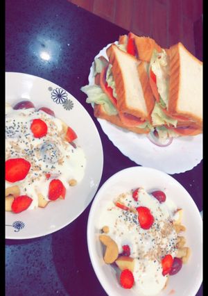 A picture of Mixed fruits and nuts pudding.