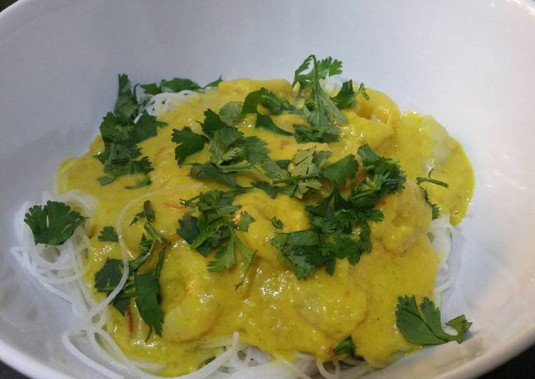 Homemade Sweet and spicy prawn and coconut curry with rice noodles