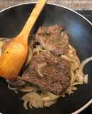 Bistec de lomo liso más cebolla
