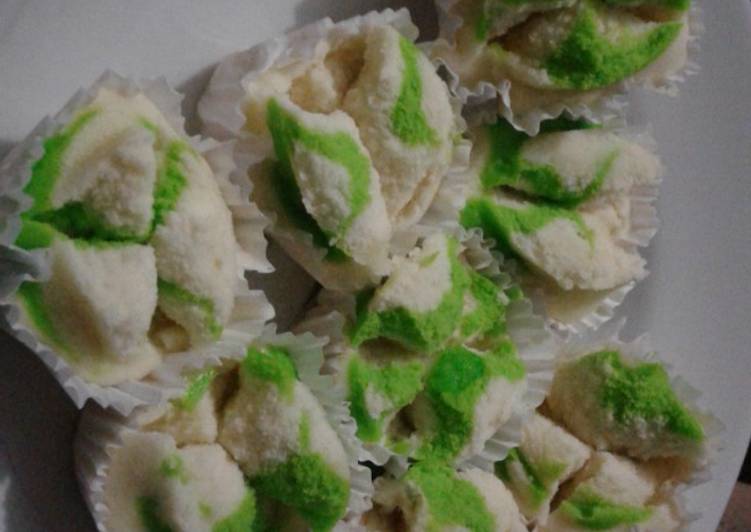Bolu kukus mekar