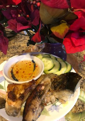 Hình của món Salmon fish head chiên dòn.