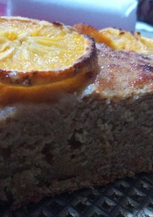 Una foto de Bizcochuelo de naranja con harina integral y un poco de harina común