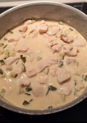 Une photo de Mon poulet mijoté à la crème de vinaigre de framboise