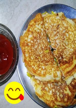सूजी आलू पैनकेक (suji aalo pancake recipe in hindi) रेसिपी मुख्य फोटो