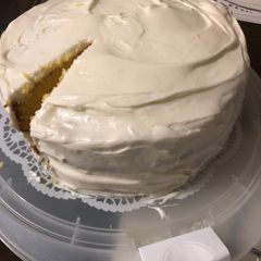 A picture of Vanilla Cream Cheese Buttercream Icing 🤩.
