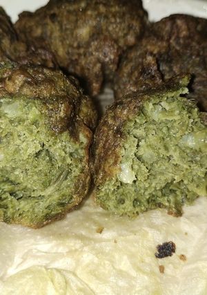 Una foto de Buñuelos de brócoli y espinaca