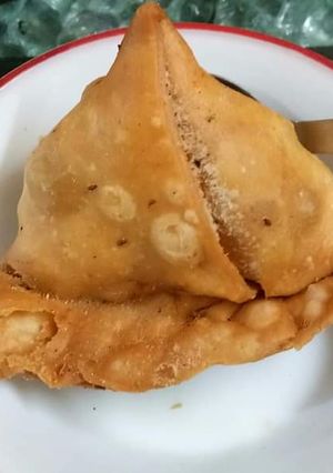 A picture of Fried Samosa.