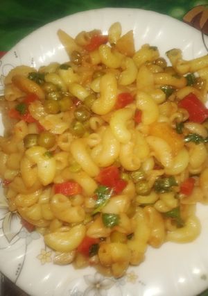 A picture of Fiery Thai pasta salad.