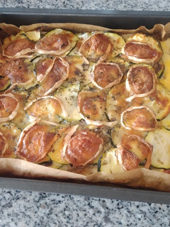 Una foto de Frittata de calabacín, champiñones y queso de cabra