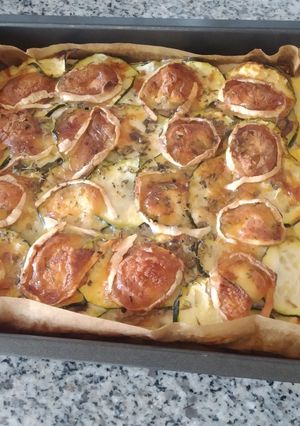 Una foto de Frittata de calabacín, champiñones y queso de cabra