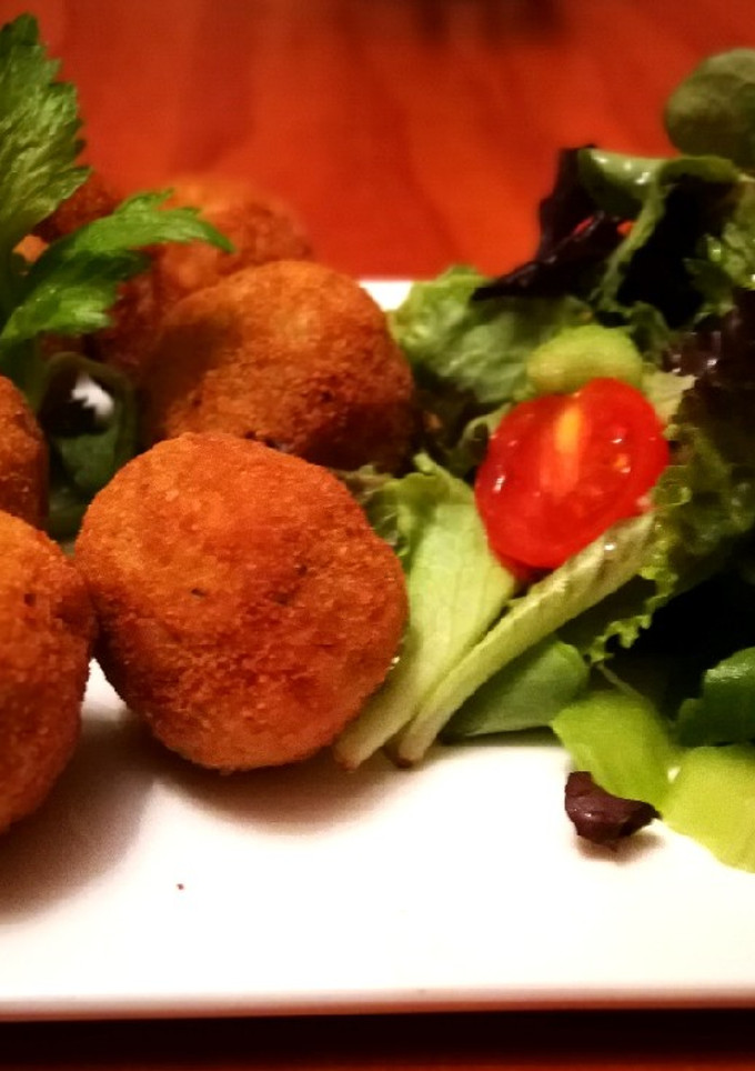 Una foto de Albóndigas de arroz blanco a las hierbas aromáticas
