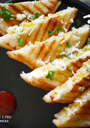 A picture of Aloo Paneer masala Sandwiches.