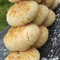 A picture of Coconut cookies.