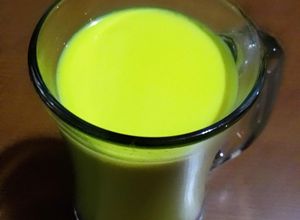Una foto de Leche Dorada (Golden Milk/Tumeric Tea)