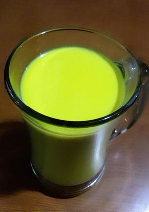 Una foto de Leche Dorada (Golden Milk/Tumeric Tea)