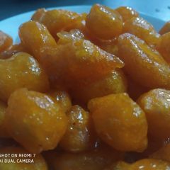 A picture of Thaen Mittai/ Sugar candy.