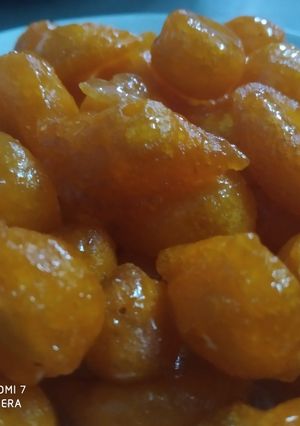 A picture of Thaen Mittai/ Sugar candy.
