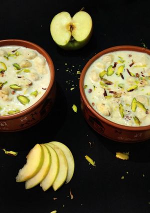 A picture of Apple Kheer.