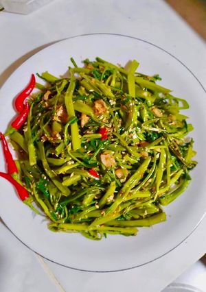 Hình của món Rau muống xào sả ớt.