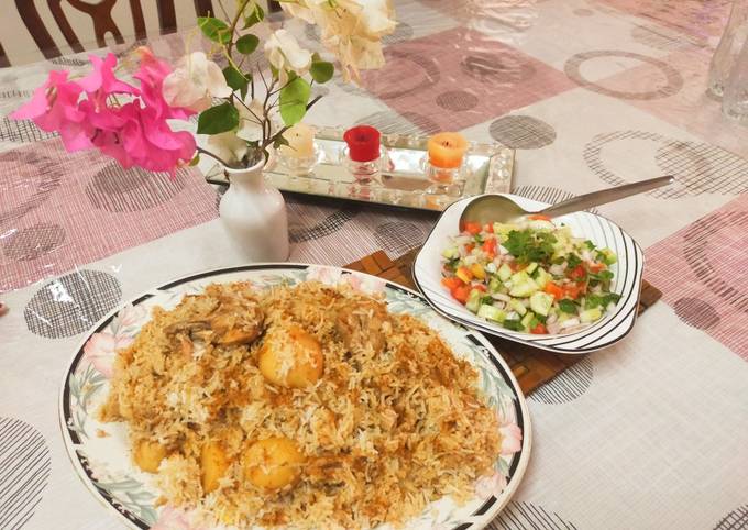 Chicken and potato pulao / with kachoomar salad