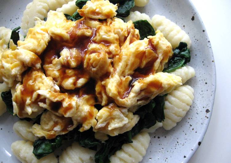 Gnocchi With Egg & Spinach