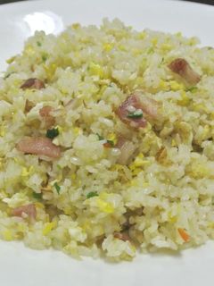 粒粒分明培根蛋炒飯 的食譜成品照片