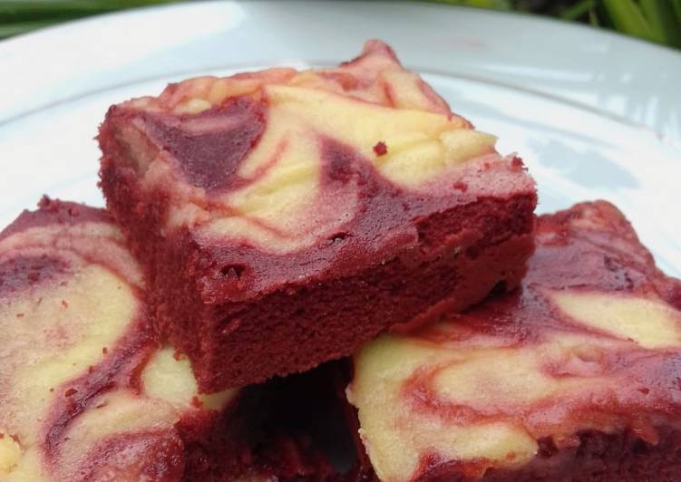 Langkah Mudah untuk Menyiapkan Redvelvet cheesecake yang Bikin Ngiler