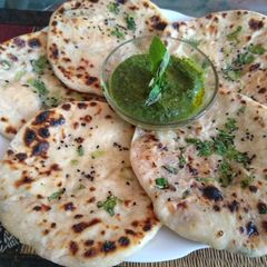 A picture of Aloo kulcha.