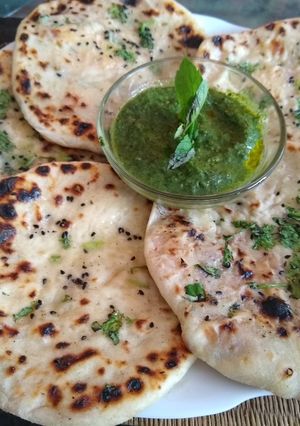 A picture of Aloo kulcha.