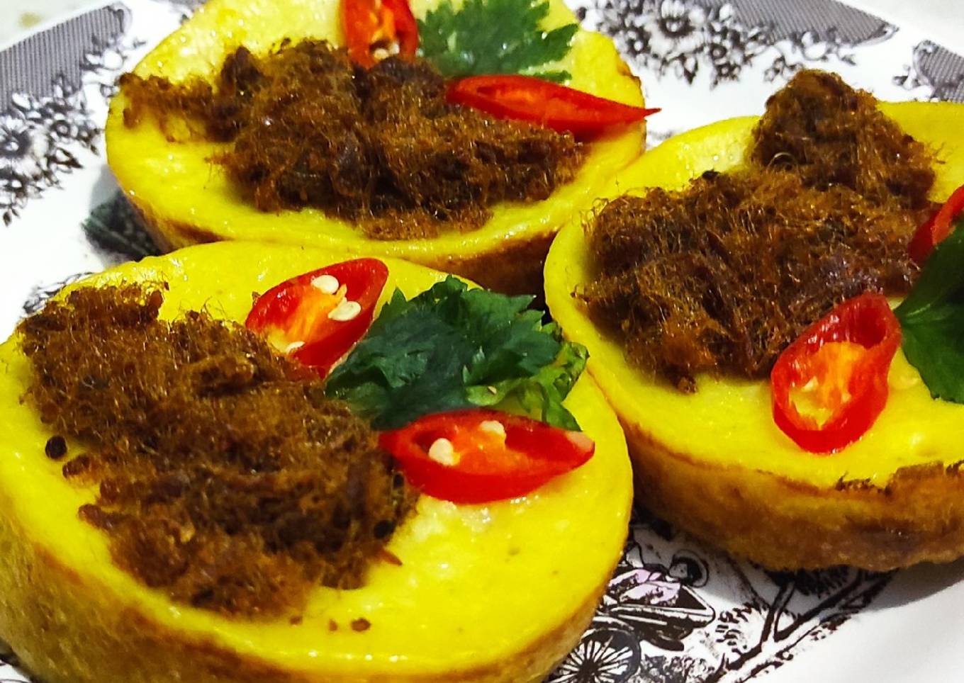 Lumpur Asin atau Kue Bawang